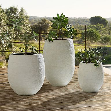 Extra Large (22-29") Outdoor Planters | West Elm